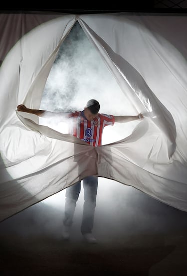 El Atleti recibe a sus 12 nuevos fichajes con una fiesta multitudinaria en el Metropolitano.