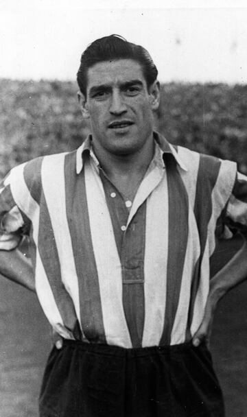 El entrenador español además de jugar como futbolista en el Atlético de Madrid fue entrenador. Dirigió al equipo desde 1961 hasta 1964. 