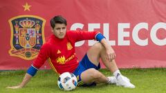 Morata pos&oacute; para AS durante la concentraci&oacute;n de la Selecci&oacute;n espa&ntilde;ola para la Eurocopa.
 
 