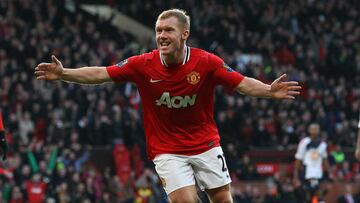 Manchester United great Scholes makes non-league return