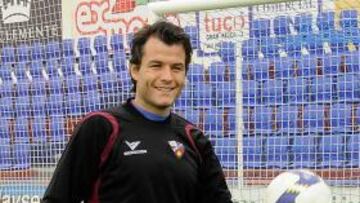 <b>REGRESO. </b>Juanjo Camacho es la gran novedad en el Huesca tras su ausencia por sanción en Albacete.