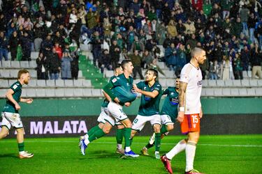 No se había estrenado aún en Liga (había marcado en Copa) y ante el Albacete se coronó con una segunda mitad soberbia. Saltó al campo en la reanudación y con un hat-trick, doblegó al equipo manchego. Un gol de tacón y dos de puro finalizador.