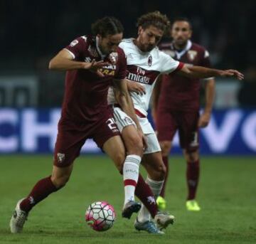 Carlos Bacca anota su cuarto gol con el Milan