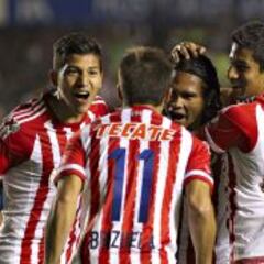 Chivas por fin ganó en la Liga MX tras vencer al Querétaro