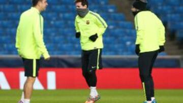 Los futbolistas, durante el entrenamiento.