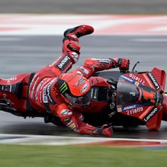 Bagnaia: “Es una de esas caídas que no consigo explicarme”