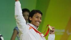 Perales besa el oro y ya es la reina del Cubo