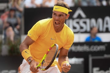 El español comenzó arrasando a Zverev, después sufrió mucho y tras dos parones de casi una hora por la lluvia remontó para levantar el 78º trofeo de su carrera.