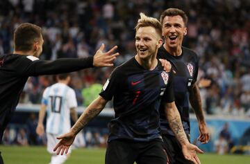 0-3. Ivan Rakitic celebró el tercer gol.