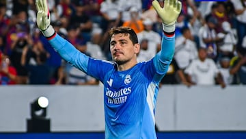 El Mágico, Casillas, Guti y una constelación de estrellas hicieron brillar un estadio repleto, donde el fervor por el Barça y el Madrid cruzó fronteras.