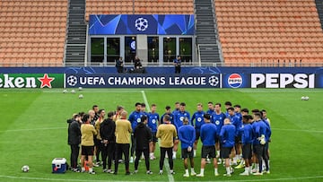 Barcelona's players attend a training session, a day prior to the UEFA Champions League semi final second leg football match betweem Inter Milan and FC Barcelona, at the San Siro stadium in Milan on May 5, 2025. (Photo by Piero CRUCIATTI / AFP)