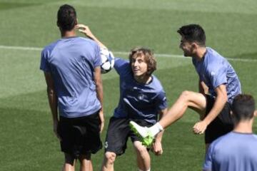 Último entrenamiento del Real Madrid antes del derbi