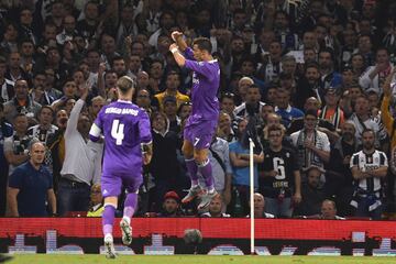 0-1. Cristiano celebró el primer gol.
