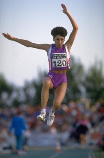 Galina Chistyakova logró el récord mundial en salto de longitud en el año 1988. La atleta saltó una cifra de 7,42 metros.