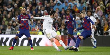 Arturo Vidal, Isco y Piqué.
