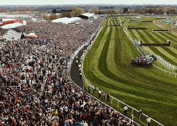 El Aintree Grand National es una competición ecuestre, la carrera de obstáculos más importante de las que se celebran en el Reino Unido. Se realiza en el hipódromo de Aintree en la ciudad de Liverpool.