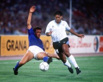 25/06/1990 Italia-Uruguay se enfrentaron en octavos de final 