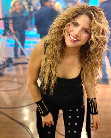 El asombroso parecido de las dobles de Shakira y Jennifer López