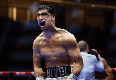 Bivol apunta al ‘Canelo’ y a la élite del boxeo