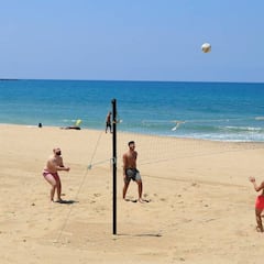 ¿Cuándo se podrá ir a la playa? ¿Y de copas a una discoteca?