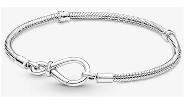 Cuatro joyas de plata de Pandora perfectas para regalar en el Da de la Madre