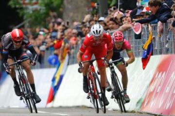 Giacomo Nizzolo ganador de la ¨²ltima etapa del Giro 2016.