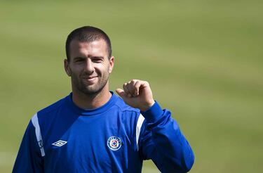 Jugó en Europa y brilló en Cruz Azul: Ahora es comentarista deportivo