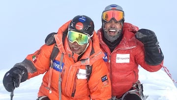 Rafael Jaime y Omar &Aacute;lvarez se toman su primera foto de cumbre