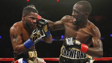 Terence Crawford golpea con dureza a F&eacute;lix D&iacute;az durante su combate en el Madison Square Garden.