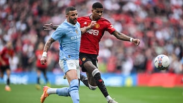 Los dos clubes de Manchester protagonizan el duelo estelar de la Jornada 16 de Premier League este domingo en la cancha del Etihad Stadium.