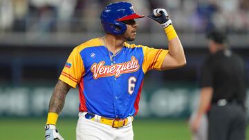 MIAMI, FLORIDA - MARCH 11: David Peralta #6 of Venezuela celebrates after hitting a double in the sixth inning against the Dominican Republic at loanDepot park on March 11, 2023 in Miami, Florida. Eric Espada/Getty Images/AFP (Photo by Eric Espada / GETTY IMAGES NORTH AMERICA / Getty Images via AFP)