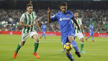 Jorge Molina y Javi Garc&iacute;a durante un Betis-Getafe de LaLiga Santander.