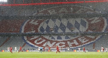 La nieve, protagonista en el Allianz Arena.