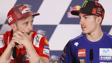 Maverick Vi&ntilde;ales, junto a Dovizioso, en la rueda de prensa de Jerez.