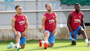 13/07/21 PRETEMPORADA 2021 - 2022
ENTRENAMIENTO BARCELONA
SERGIÑO DEST MIRALEM PJANIC SAMUEL UMTITI
PUBLICADA 14/07/21 NA MA10 3COL