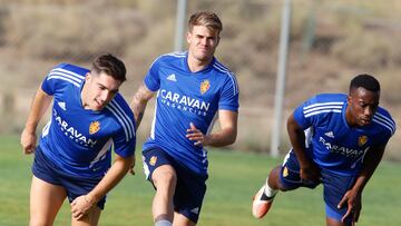 Chavarría, en el entrenamiento de esta mañana en la Ciudad Deportiva del Real Zaragoza.