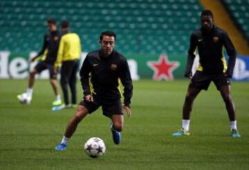 Entrenamiento del Barcelona en el el Celtic Park Stadium. Xavi.