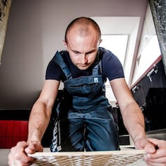 El paro baja en 89.849 personas y marca su mejor julio desde 1997