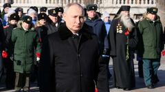 Russian President Vladimir Putin attends a wreath laying ceremony at the Tomb of the Unknown Soldier by the Kremlin Wall on the Defender of the Fatherland Day in Moscow, Russia, February 23, 2023. Sputnik/Mikhail Metzel/Pool via REUTERS ATTENTION EDITORS - THIS IMAGE WAS PROVIDED BY A THIRD PARTY.