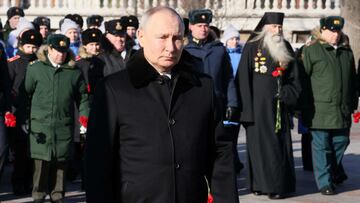 Russian President Vladimir Putin attends a wreath laying ceremony at the Tomb of the Unknown Soldier by the Kremlin Wall on the Defender of the Fatherland Day in Moscow, Russia, February 23, 2023. Sputnik/Mikhail Metzel/Pool via REUTERS ATTENTION EDITORS - THIS IMAGE WAS PROVIDED BY A THIRD PARTY.