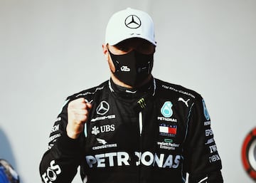 El piloto finés le quito la pole a su compañero de equipo tras mejorarle en una décima su mejor tiempo. Sigue la hegemonía de Mercedes. 