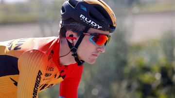 Team Bahrain - McLaren rider Spanish&#039;s Pello Bilbao competes in the 8th stage of the Giro d&#039;Italia 2020 cycling race, a 200-kilometer route between Giovinazzo and Vieste, on October 10, 2020. (Photo by Luca Bettini / AFP)