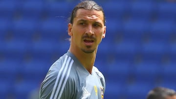 Zlatan Ibrahimovic en el calentamiento previo al encuentro de la Major League Soccer: New York Red Bulls vs. Los Angeles Galaxy,  en Red Bull Arena en Harrison, NJ. Mayo 4, 2019.