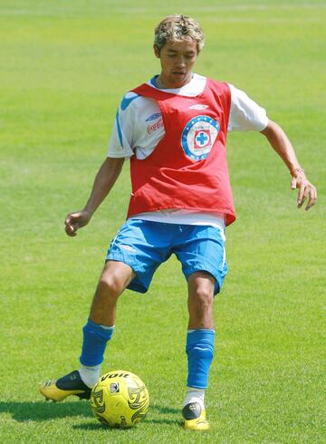 El Parejita también pasó por Cruz Azul, aunque vio poca actividad en el quipo celeste