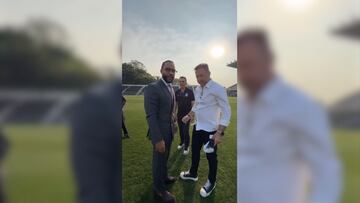 En helicóptero fue la llegada del Memphis Depay a la sede de Corinthians como nuevo jugador.