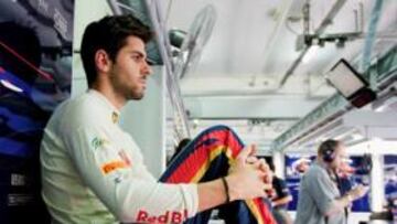 <b>PENSATIVO. </b>Alguersuari sabe que Sepang será una dura prueba.