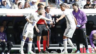 Varane's injury comeback lasts just 10 minutes against Alavés
