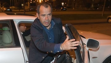 Álvaro Cervera, llegando al estadio del Racing.