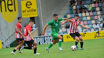 Karrikaburu se enfrentó, junto a Arana, a una pareja de centrales formada por Lekue y Yeray Álvarez.