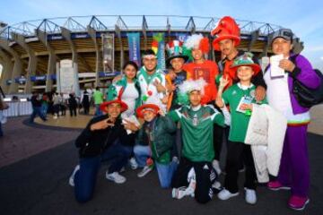 El color de los aficionados en el Estadio Azteca